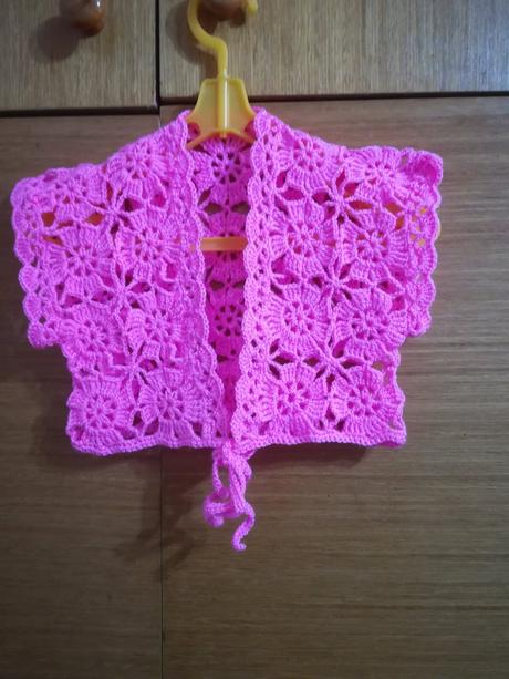 Detská háčkovaná vestička 12, <50