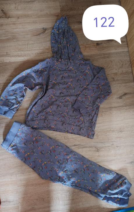 Teplakova súprava, sinsay,122