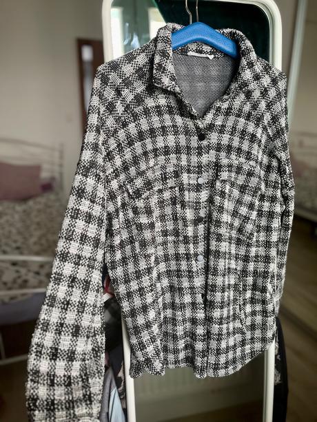 Kockovana košeľova bunda čierno-biela mango, mango,m