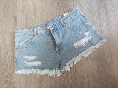 Šortky, sinsay,36