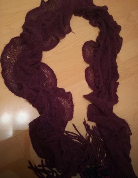 Fialový šál s očkom, 