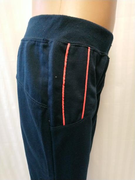 Dievčenské tm. modré tepláky pásiky hopefine 130, 134