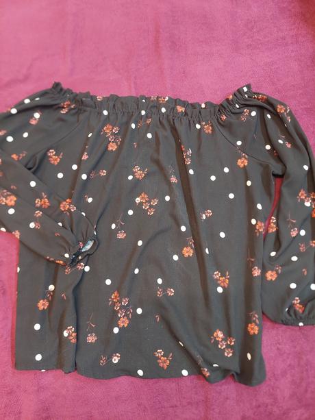 Blúzka s lodičkovym výstrihom v.44/46, 44