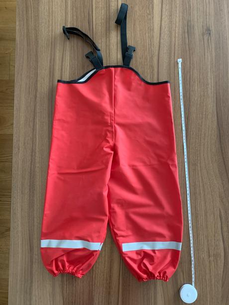 Nohavice do dazda, 98