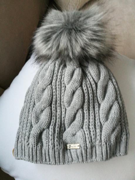 Podsita ciapka s brmbolcom, zara,140