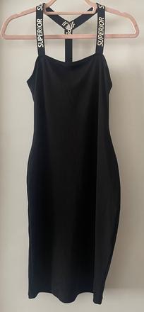 Čierne elastické letné šaty., m