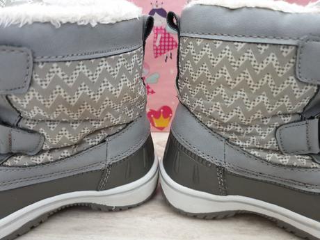 Sivé snehule, lupilu,25