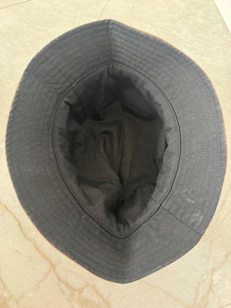 Menčestrový klobűčik, 