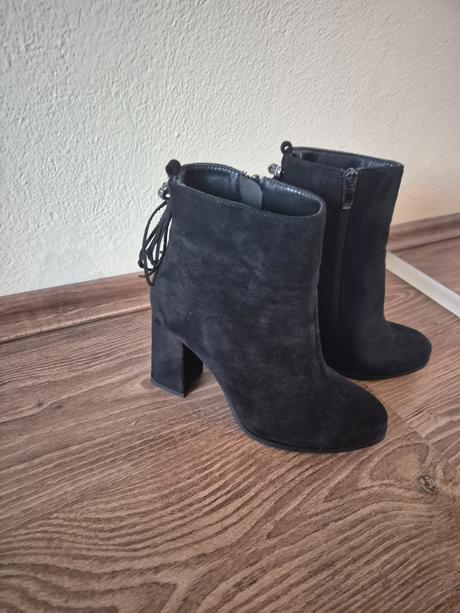 Kotnikove čižmy, 38