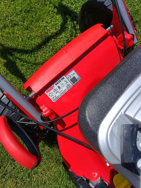 Hecht benzinová kosačka, 