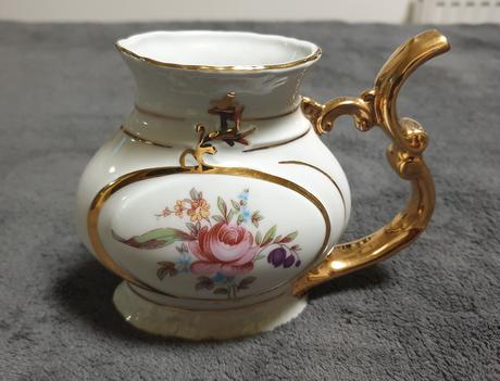 Porcelánový hrnček, 