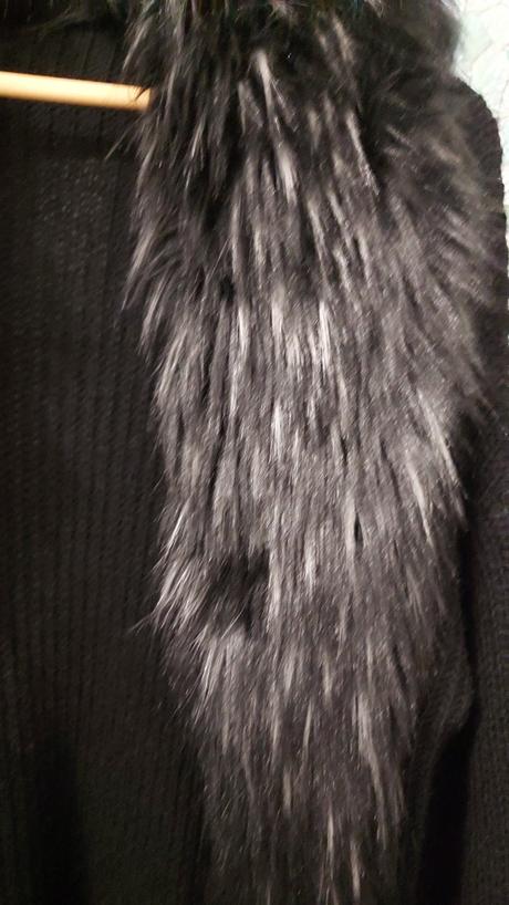 Kardigan s kozusinkou, 