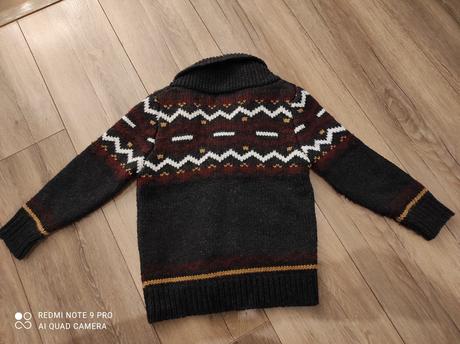 Teplý kardigán, 122