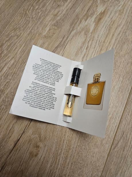 Vzorka burberry goddess parfum, 