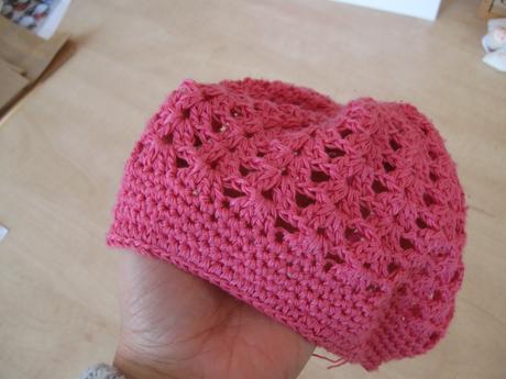 2x háčkovaná dievčenská čiapka, <50