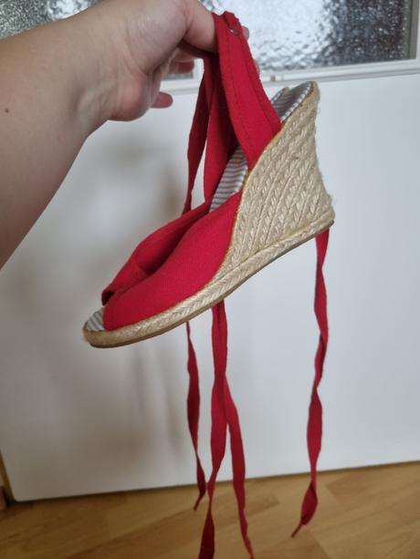 Letne sandale, baťa,36