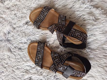 Sandálky s kamienkami, 37