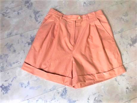 Šortky s vysokým pásom, 40