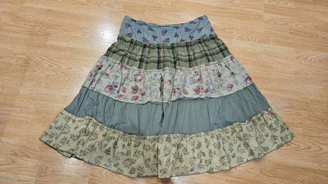 Sukňa v. 40, bershka,40