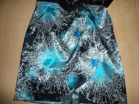 Cierno-modre saty, s