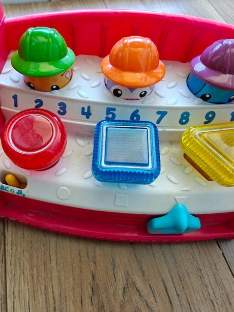 Fisher price hračka v maďarčine,