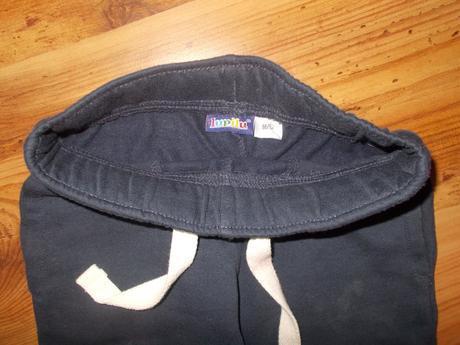 Nenosené teplačky s poštou, lupilu,86