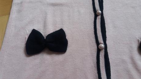 Pudrovo-ruzovy svetrik amisu s maslickami, amisu,s