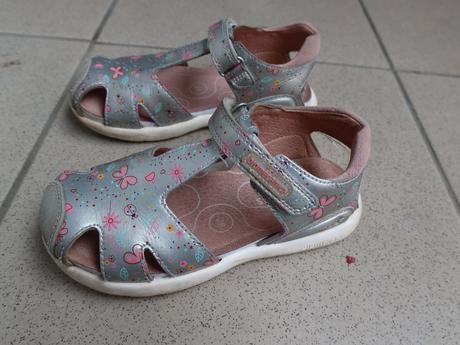 Predám detskú dievčenskú obuv vo veľkostiach 27,28, protetika,27