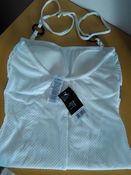 Biele celé plavky s ramienkamy aj bez, esmara,38