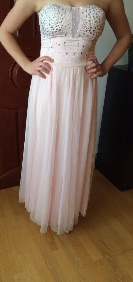 Spolocenske saty, 37