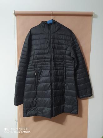 Čierna dlhá vetrovka,