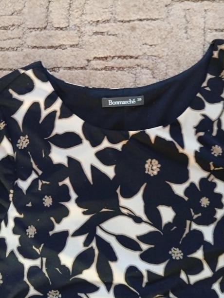 Puzdrové pohodlné podšité šaty, 48