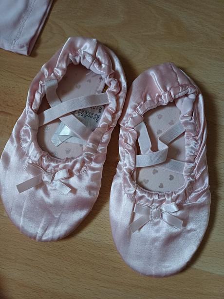 Šaty a balerinky na tanečnu, disney,128