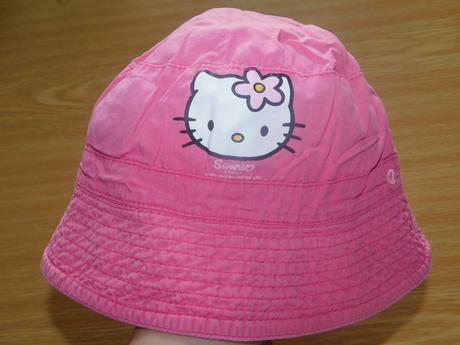Obojstranný klobúčik , sanrio,86
