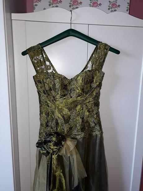 Olivovozelené spoločenské šaty, xs