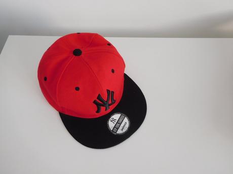 Ny čiapka rovný šilt nová,, 