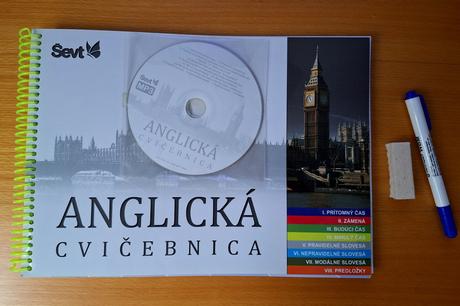 Anglická cvičebnica + cd a popisovač so stierkou.,