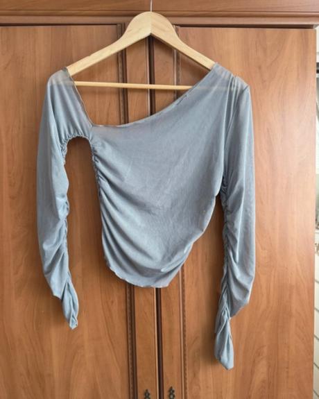 Asymetrický crop top, m