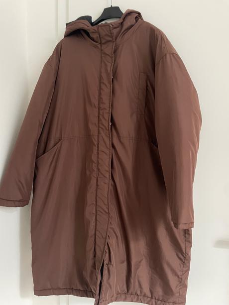 Oversize vetrovkovy kabat,