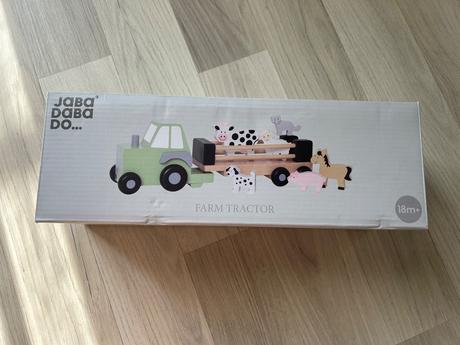 Farmársky traktor jabadabado,