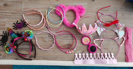 Dievčenské čelenky 19 kusov + batoh,