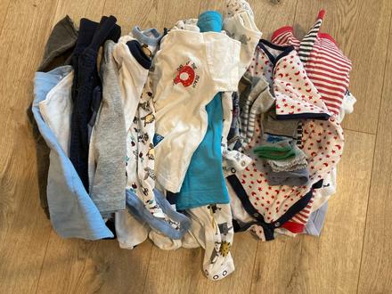 Darujem balik oblecenia 0-12 mesiacov, 50–62