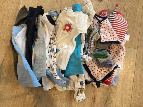 Darujem balik oblecenia 0-12 mesiacov, 50–62