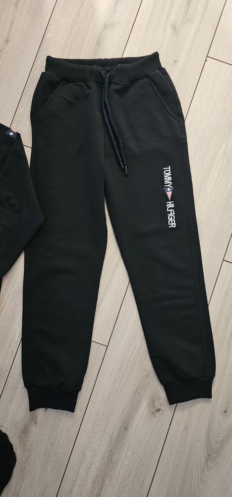 Teplakova suprava, tommy hilfiger,152