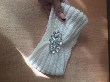 Zateplená čelenka s aplikáciou,