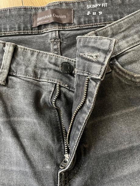 Šedé roztrhane rifle, bershka,32