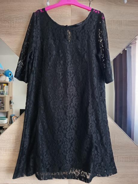 Čierne čipkované šaty, 40
