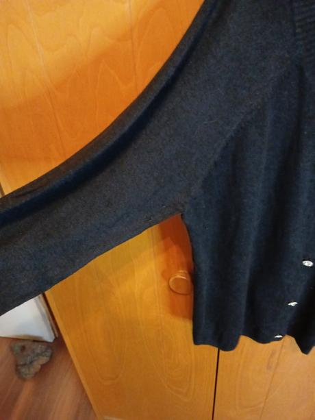 Čierny svetrík zn. flame, 46