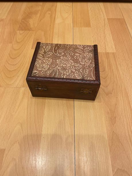 Dekoracna krabicka,