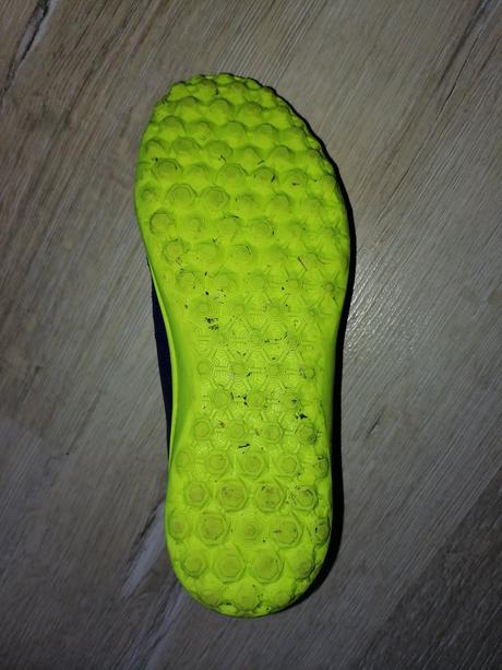 Predám kopačky na umelú trávu, 34